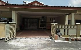 Kayu Merbau Homestay